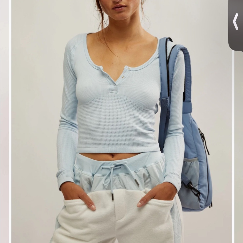 NWT FREE PEOPLE MOVEMENT BAIL OUT LONG SLEEVE LAYER ARCTIC BLUE SIZE M/L